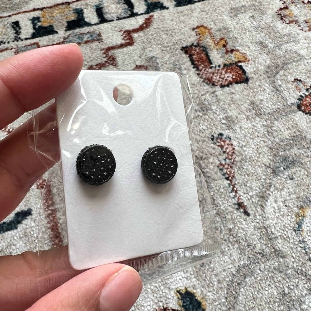 💕💕Jet Black Crystal Earrings